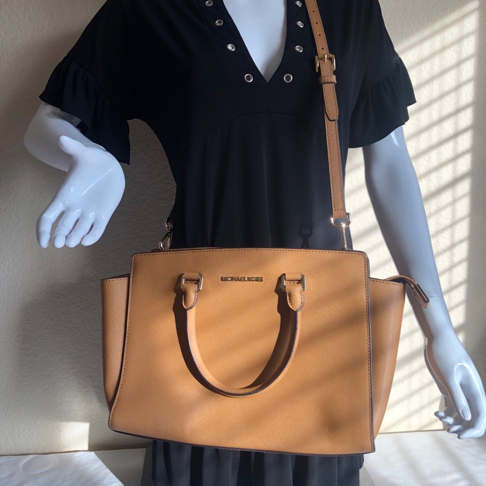 Crossbody bag